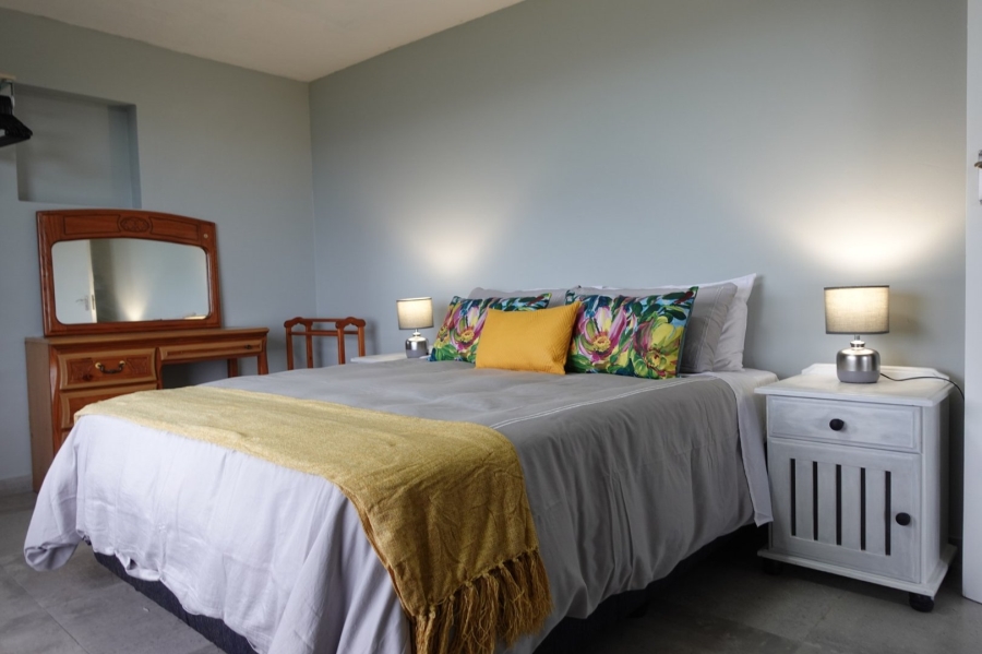 6 Bedroom Property for Sale in Outeniqua Strand Western Cape